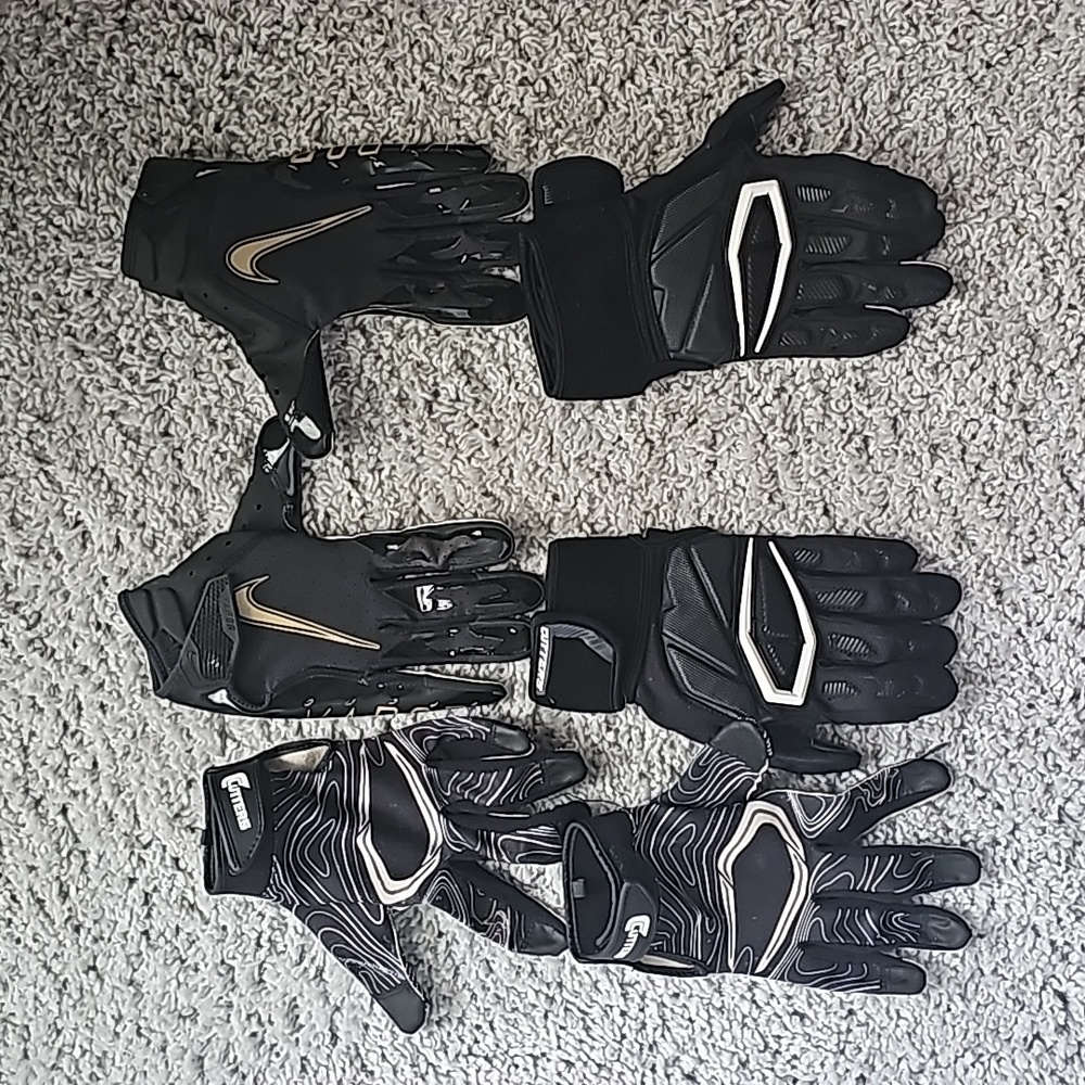 3 Pairs of Football Gloves , Size L/XL